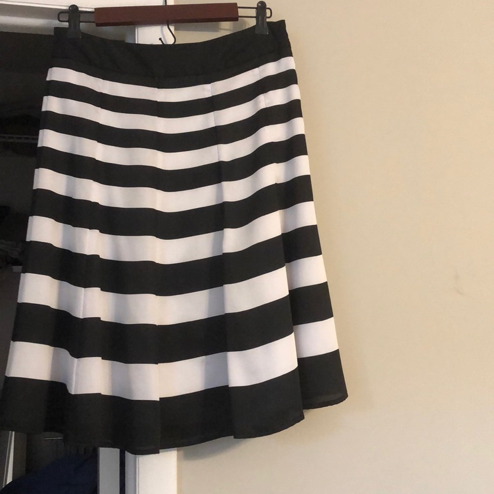 White House black and white stripe skirt